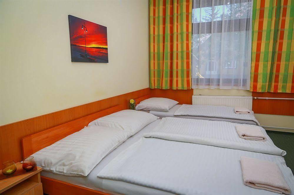 Hotel Solero Шиофок Экстерьер фото